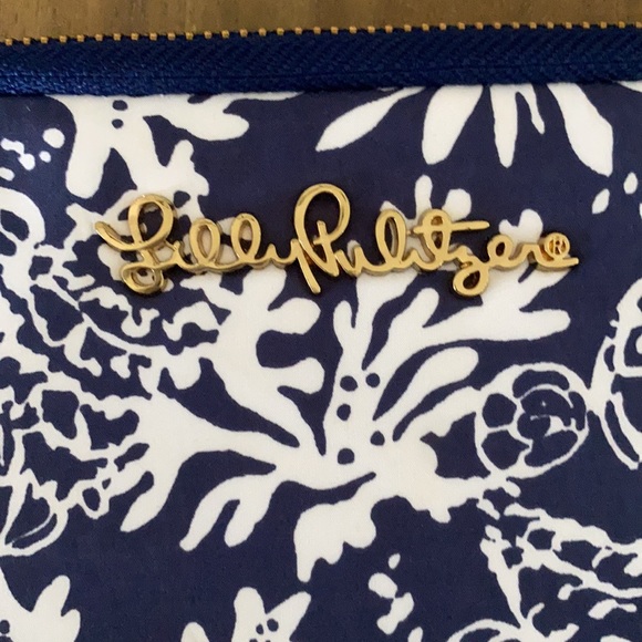 Lilly Pulitzer tech bag - Picture 3 of 7